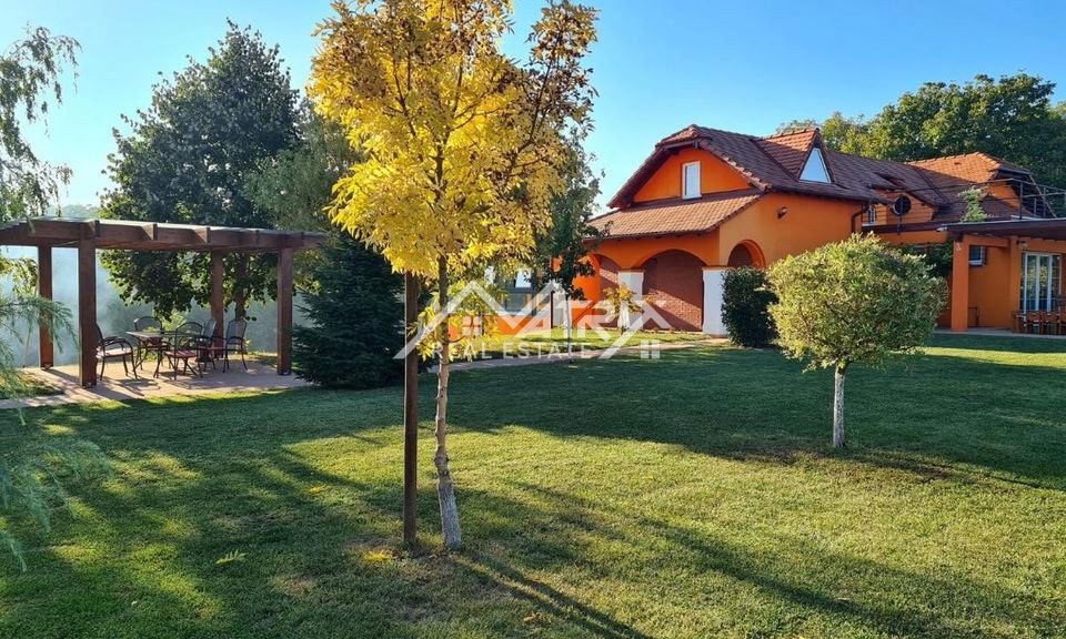 Hiša Marinci, Nuštar, 558m2