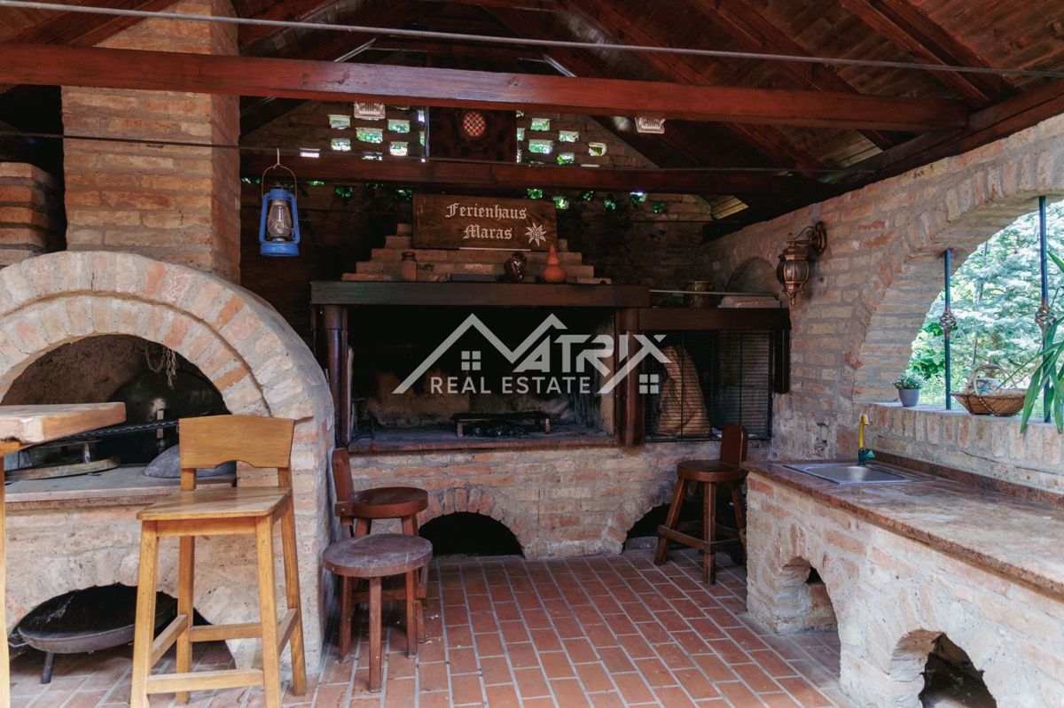 Hiša Marinci, Nuštar, 558m2