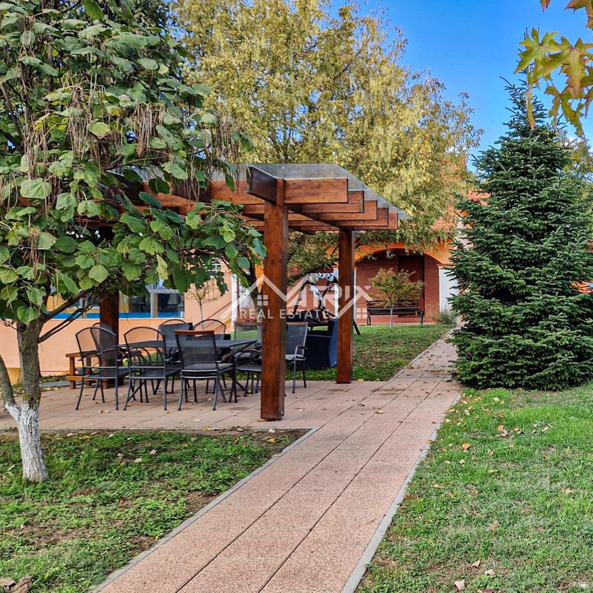 Hiša Marinci, Nuštar, 558m2