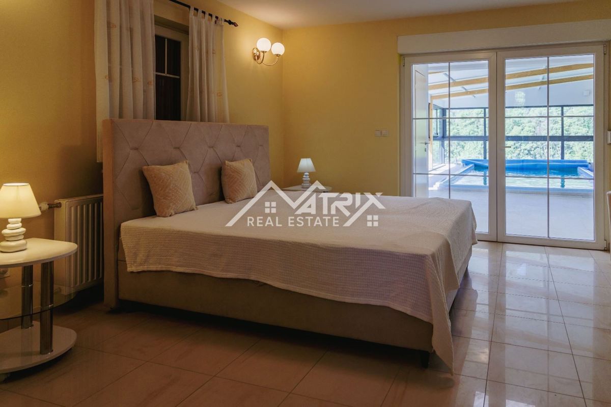 Hiša Marinci, Nuštar, 558m2