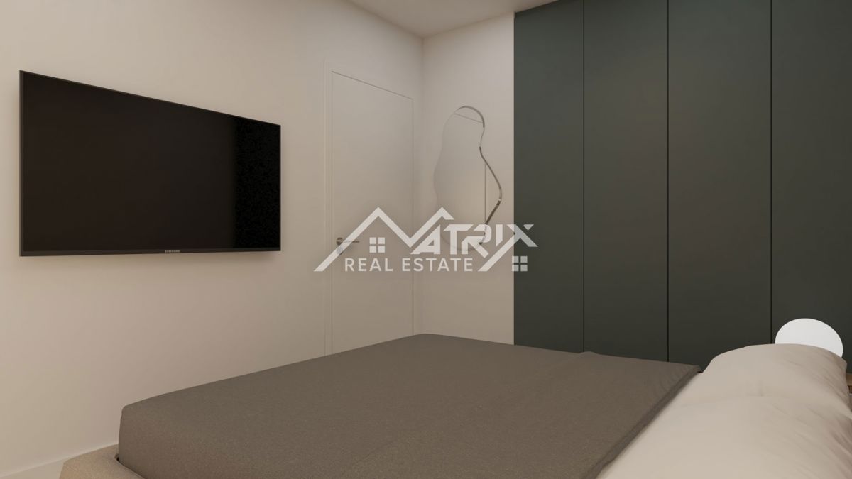 Medulin, stan v pritličju z vrtom, prvi vrsti do morja