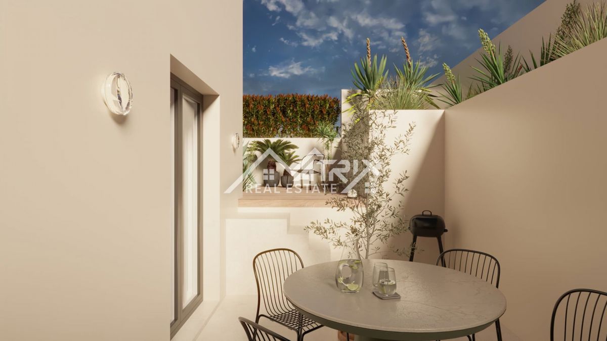 Medulin, stan v pritličju z vrtom, prvi vrsti do morja