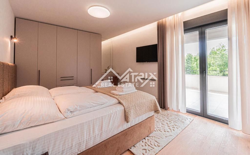 Poreč, Luksuzna vila z bazenom in 4 spalnice v bližini morja