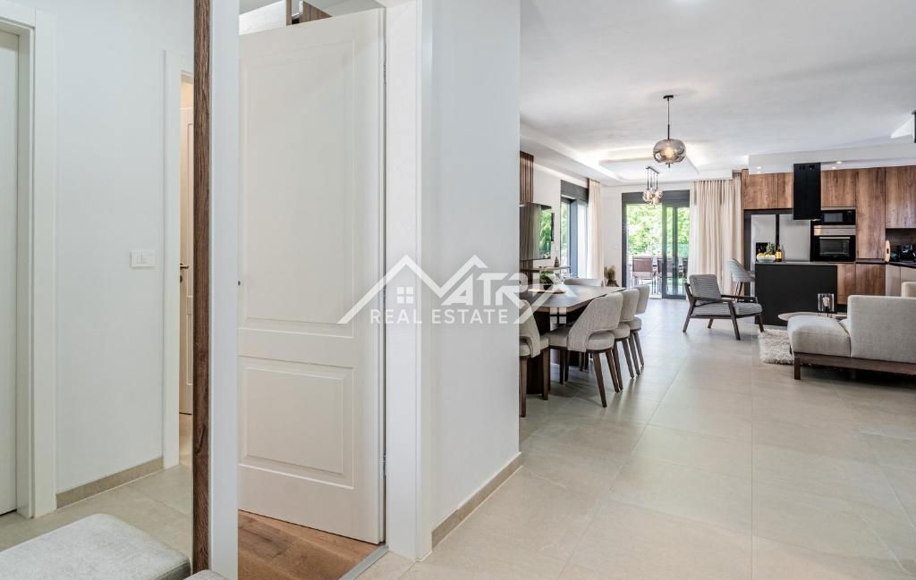 Poreč, Luksuzna vila z bazenom in 4 spalnice v bližini morja