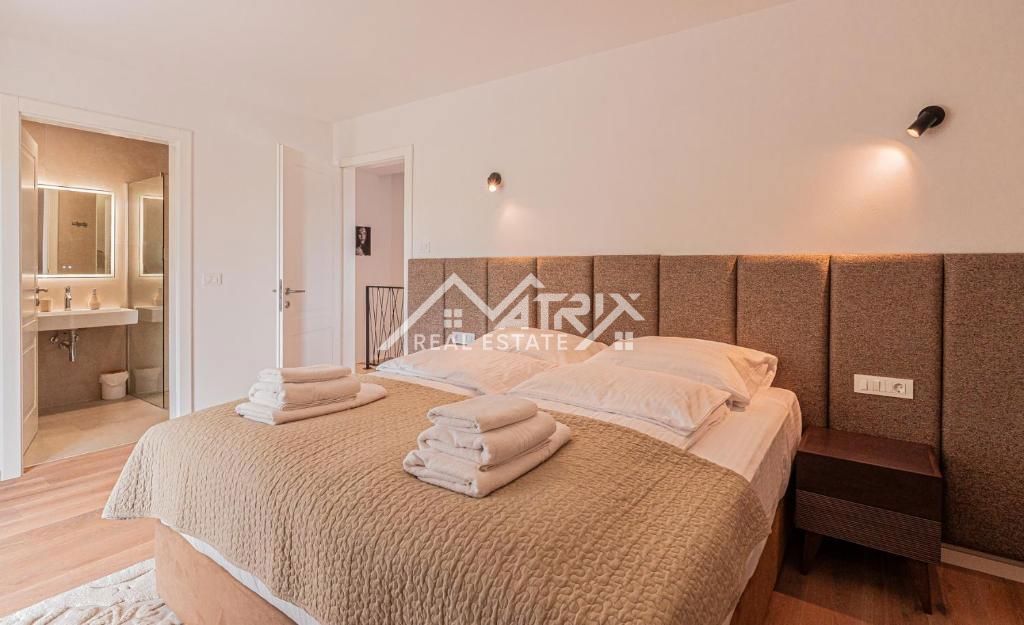 Poreč, Luksuzna vila z bazenom in 4 spalnice v bližini morja