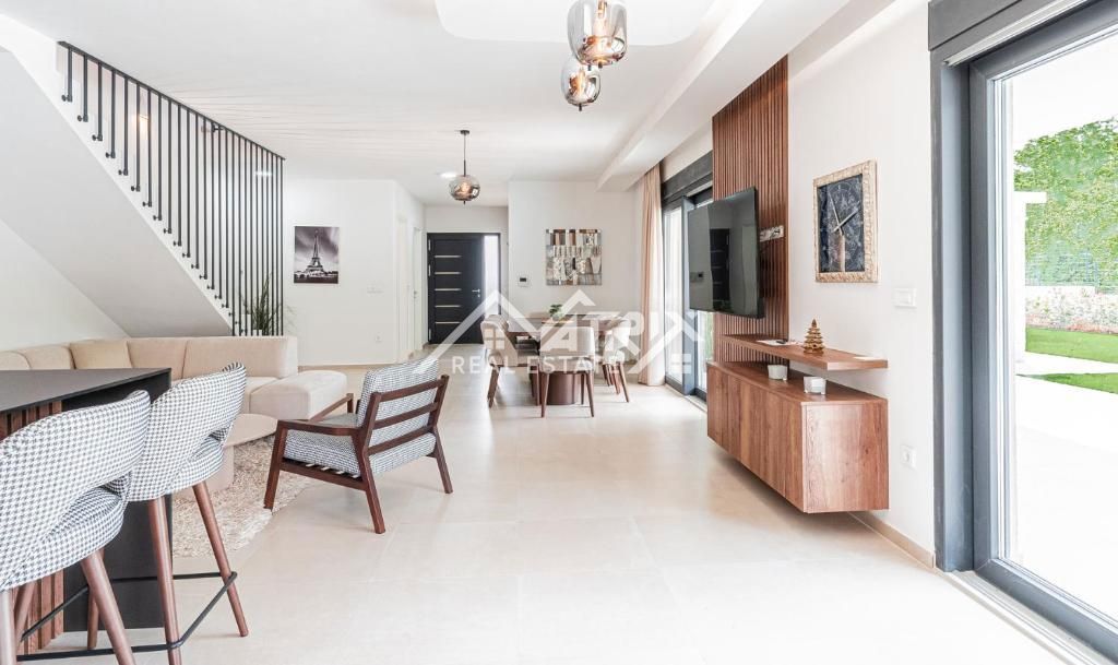 Poreč, Luksuzna vila z bazenom in 4 spalnice v bližini morja