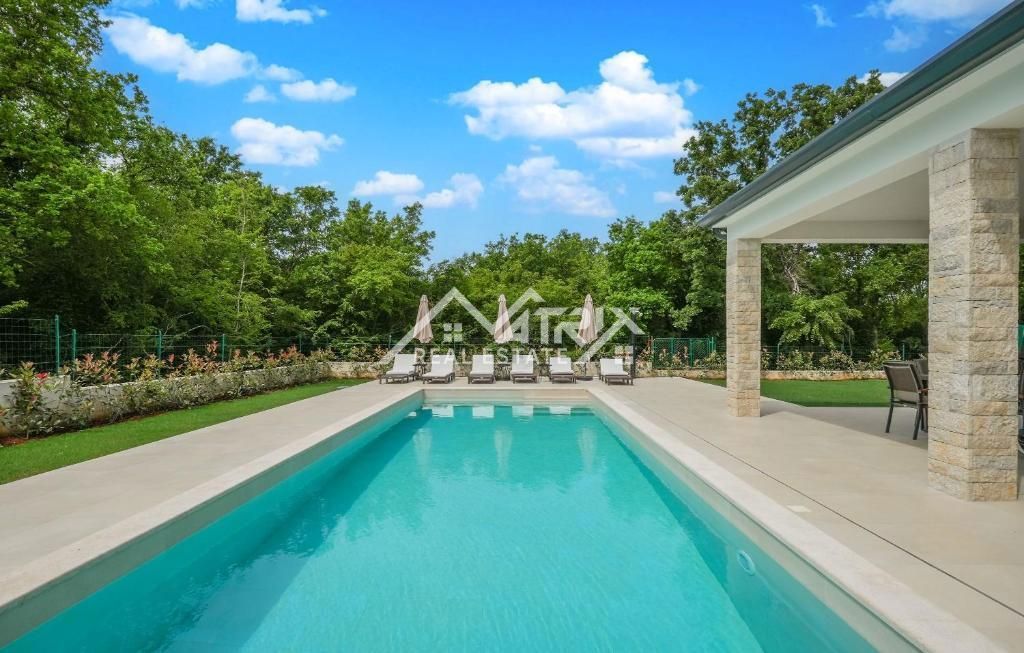 Poreč, Luksuzna vila z bazenom in 4 spalnice v bližini morja