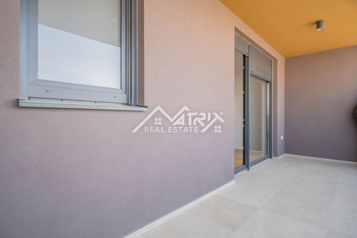 Pulj, kakovostno trisobno stanovanje z ložami, shrambo in 2 parkirnima mestoma