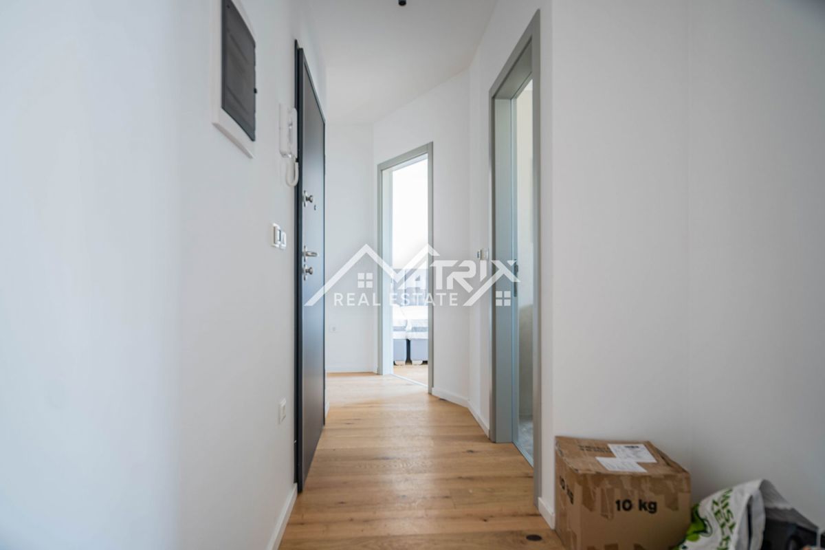 Pulj, kakovostno trisobno stanovanje z ložami, shrambo in 2 parkirnima mestoma