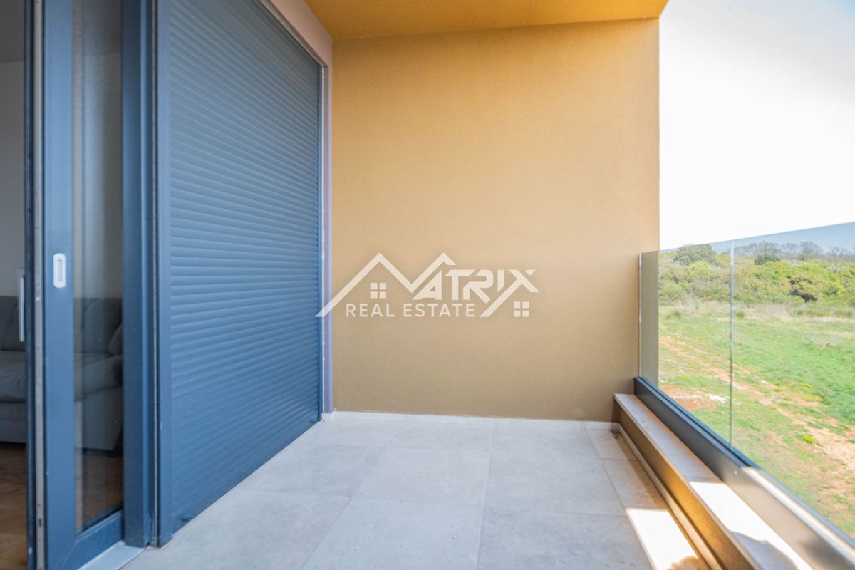 Pulj, kakovostno trisobno stanovanje z ložami, shrambo in 2 parkirnima mestoma