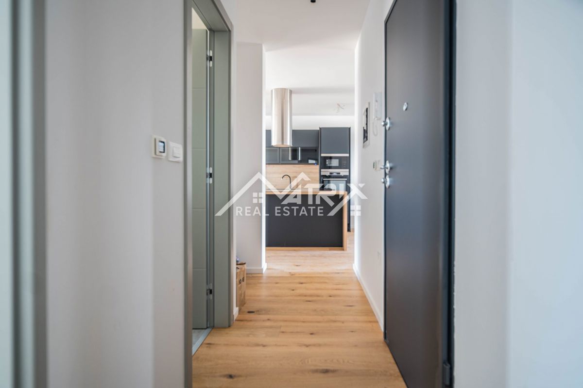 Pulj, kakovostno trisobno stanovanje z ložami, shrambo in 2 parkirnima mestoma