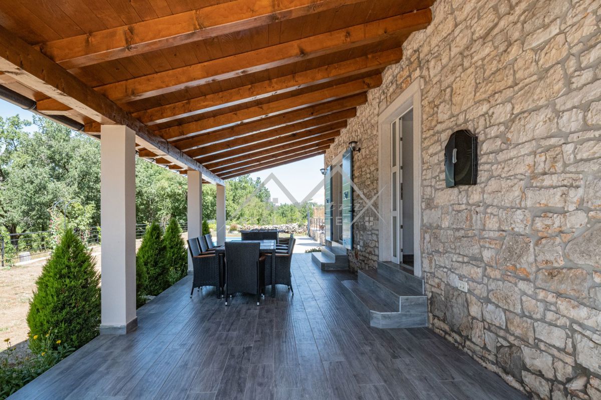 Hiša Stranići kod Lovreča, Sveti Lovreč, 307,50m2