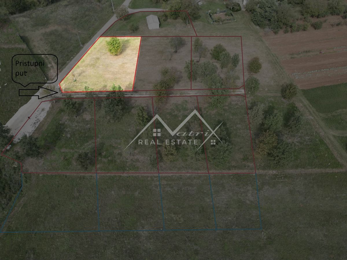 Zemljišče Poreč, 842m2