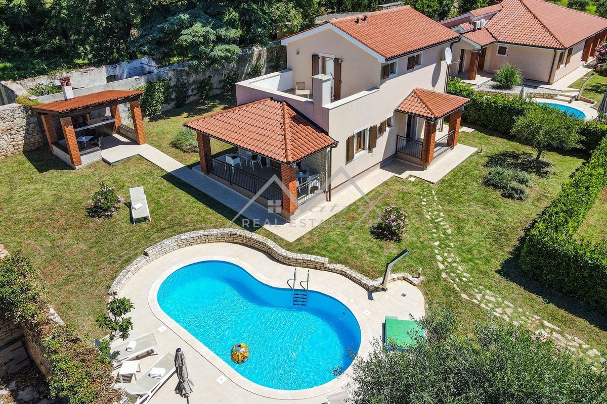 Okolica Poreča, Vila z bazenom na odlični lokaciji!
