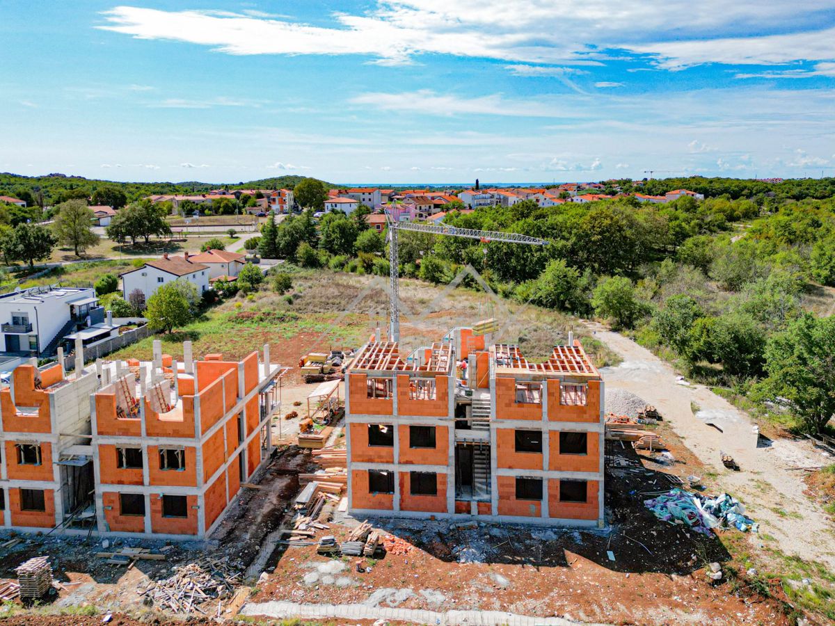 Poreč,Luksuzen PENTHAUSE s teraso, 2 km od centra Poreča