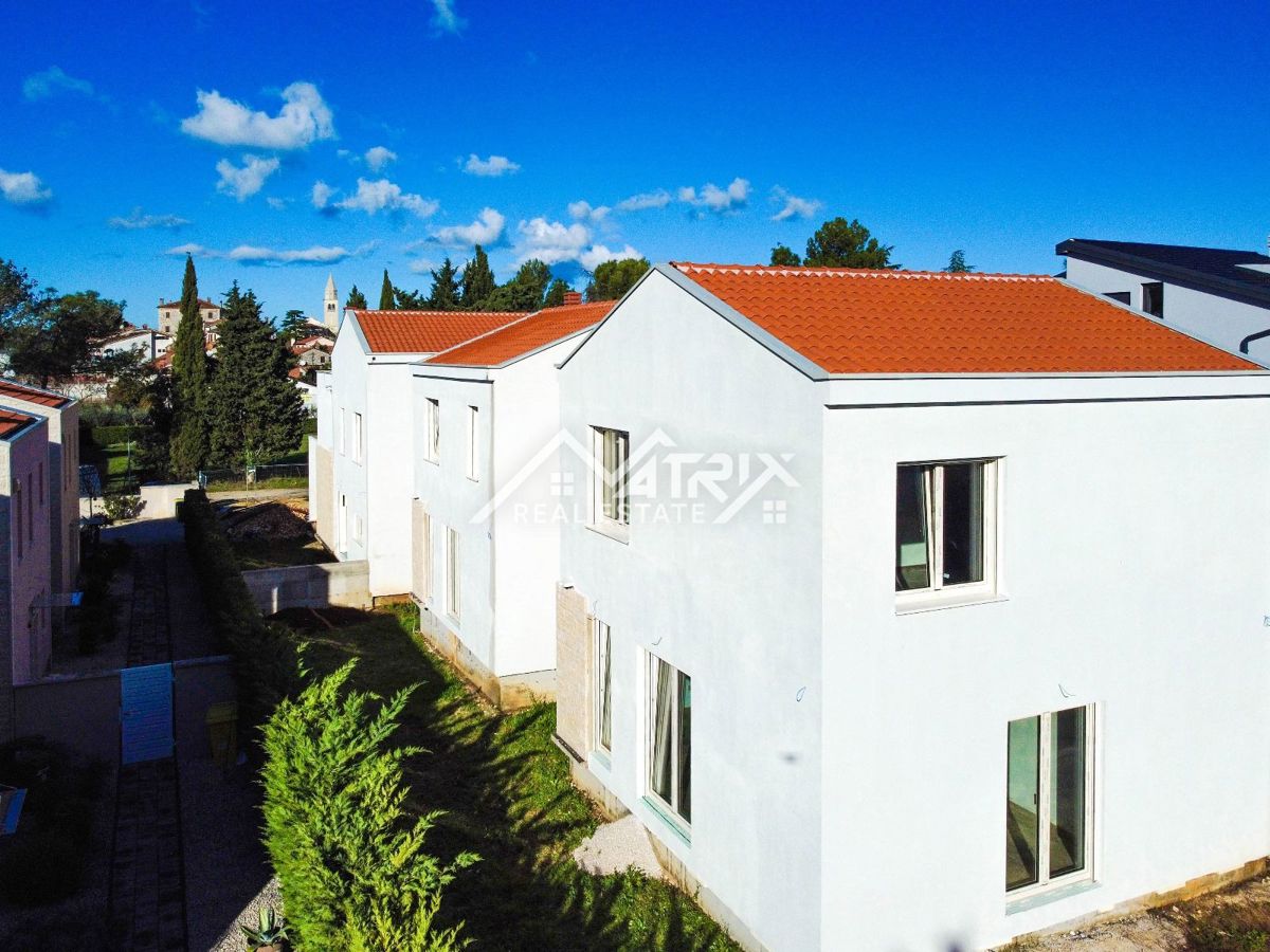 Istra, Funtana – Vrstna hiša na odlični lokaciji, le 300 m od morja!