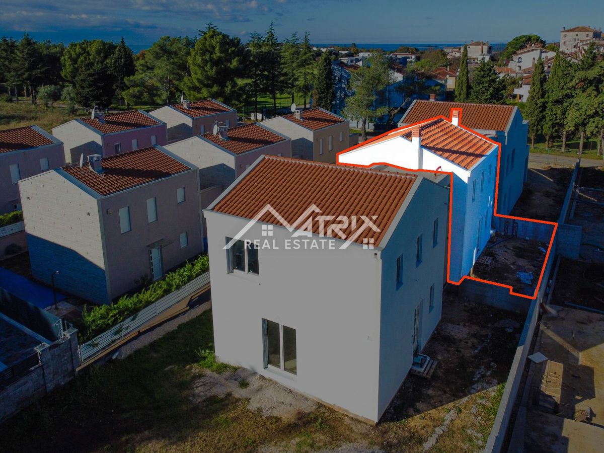 Istra, Funtana – Vrstna hiša na odlični lokaciji, le 300 m od morja!