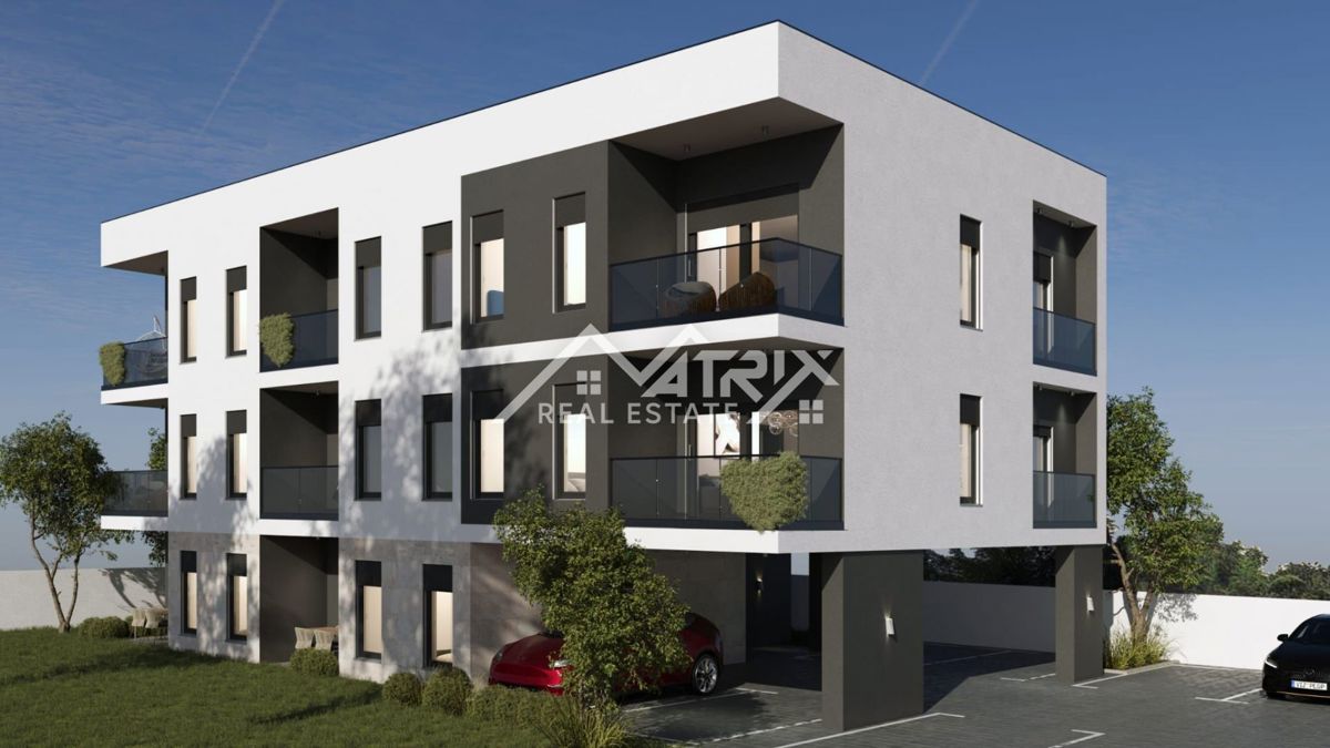 Pula pritličje stanovanje z teraso in vrtom, Novogradnja