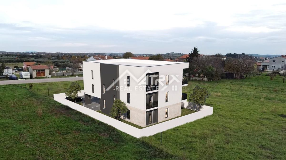 Pula pritličje stanovanje z teraso in vrtom, Novogradnja
