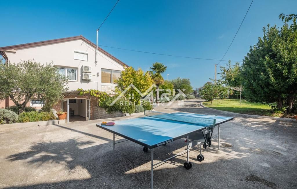Poreč okolica, čudovita vila z bazenom in prostornim dvoriščem