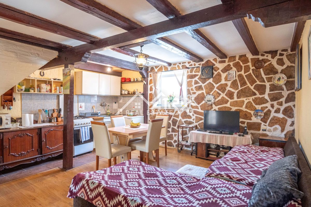 Poreč okolica, kamnita vrstna hiša