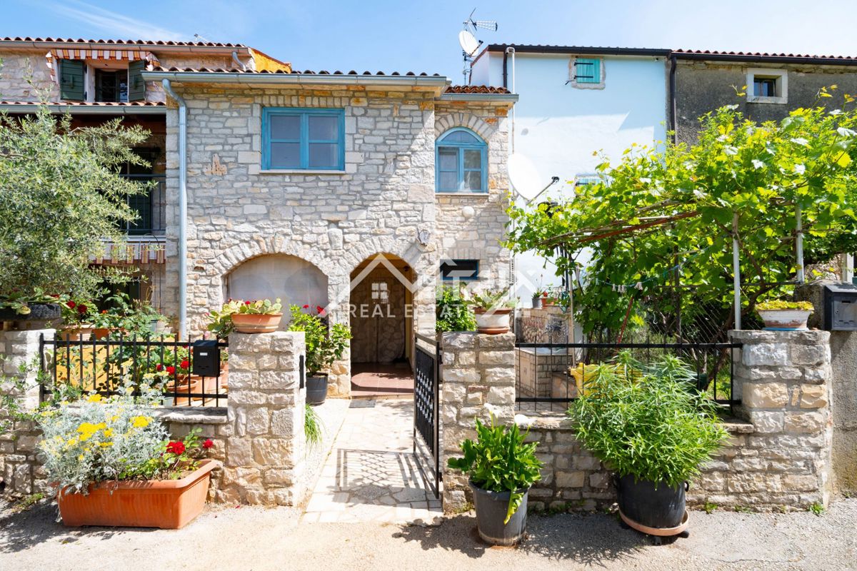 Poreč okolica, kamnita vrstna hiša