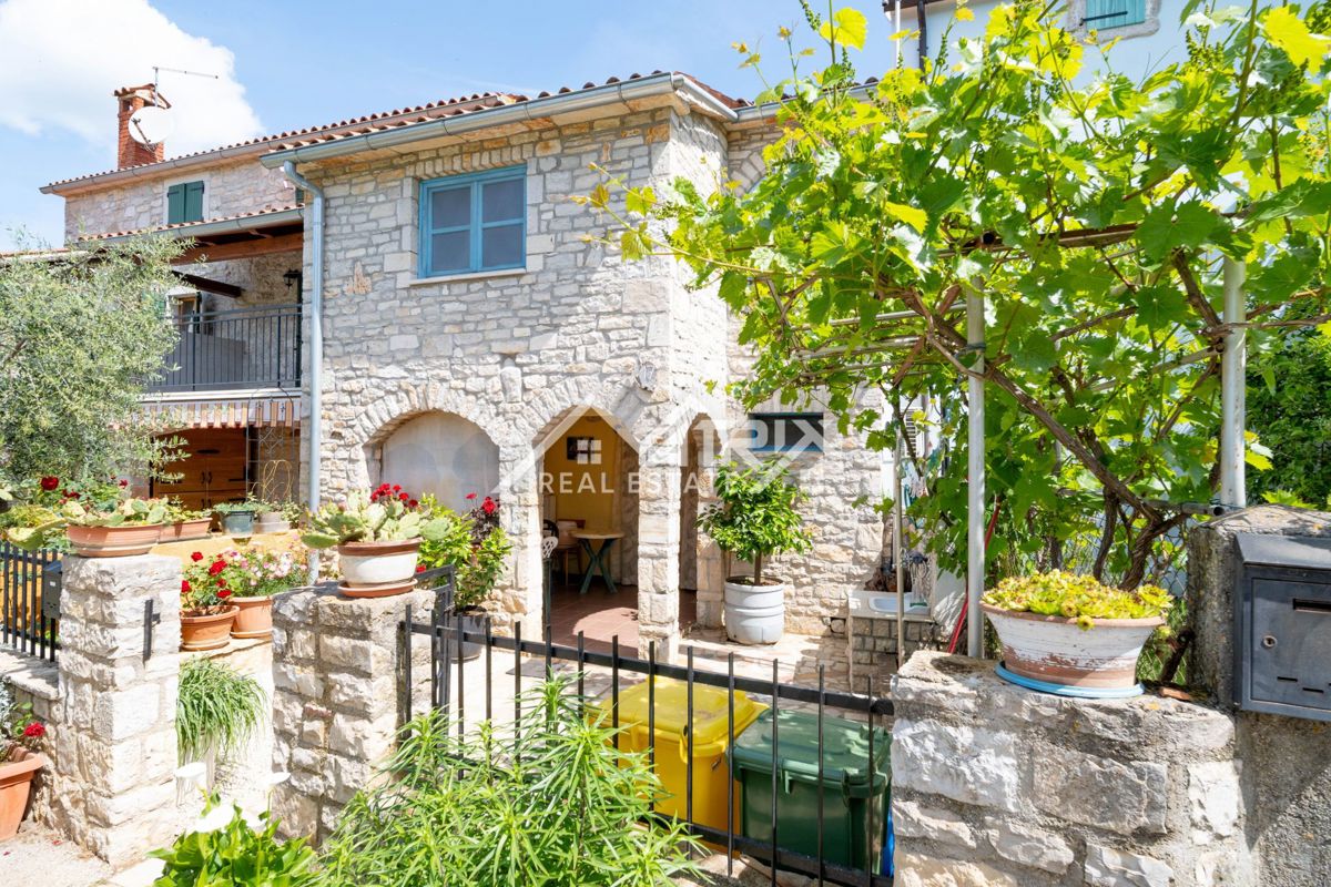 Poreč okolica, kamnita vrstna hiša