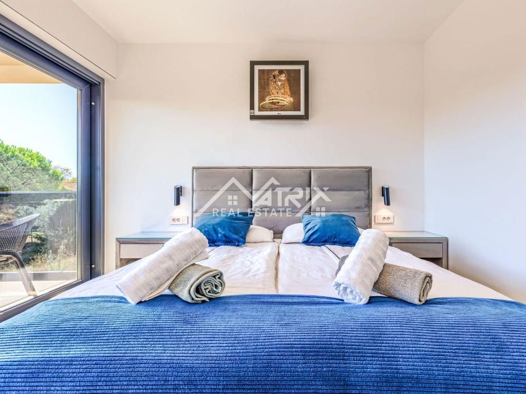 Poreč, Luksuzna moderna vila z bazenom in wellnessom