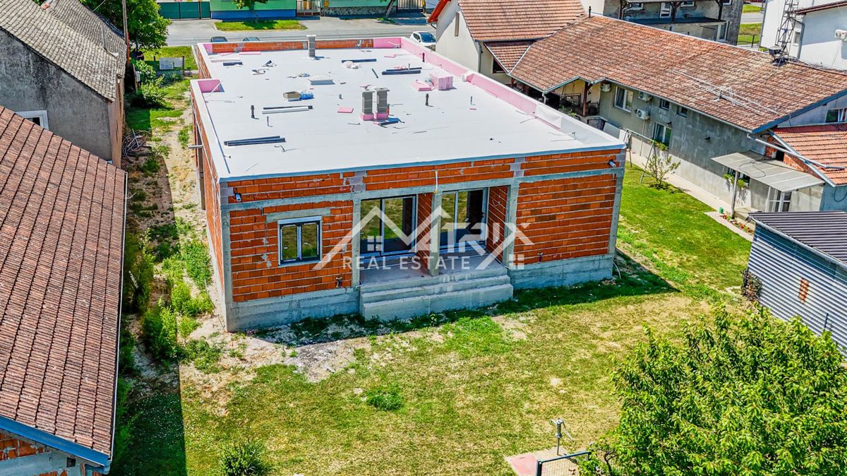 Stanovanje Osijek, 77m2