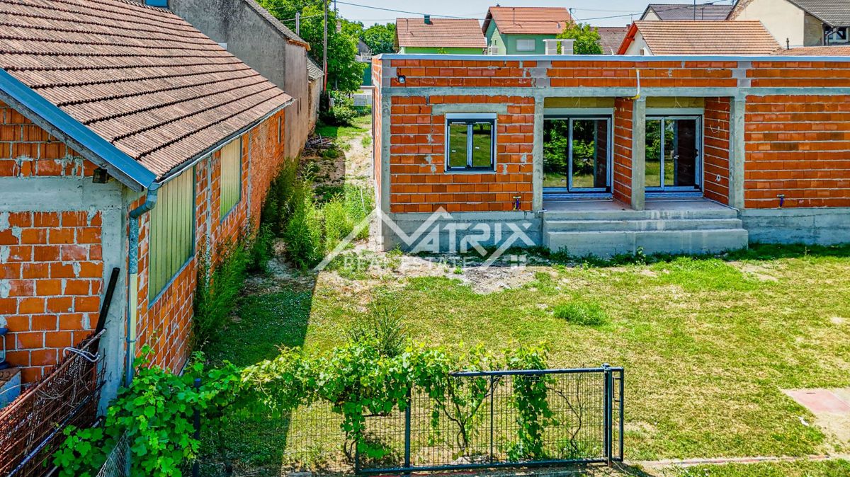Stanovanje Osijek, 77m2