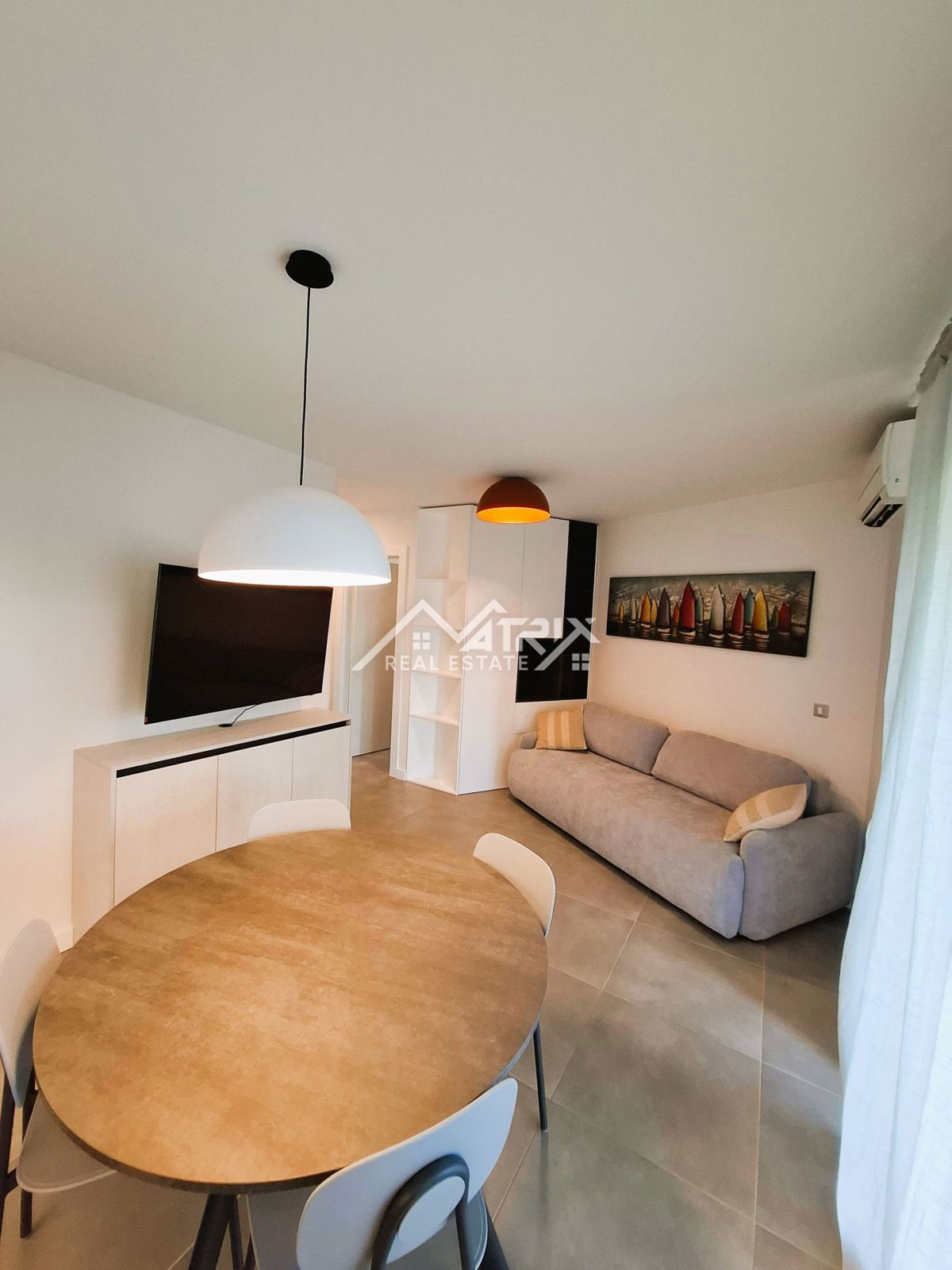 Novigrad, čudovito stanovanje z zasebnim vrtom in jacuzzijem ob morju