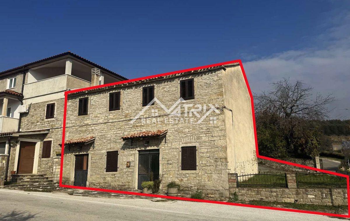 Buj okolica– kamnita hiša s panoramskim razgledom, gradbenim dovoljenjem in projektom za prenovo