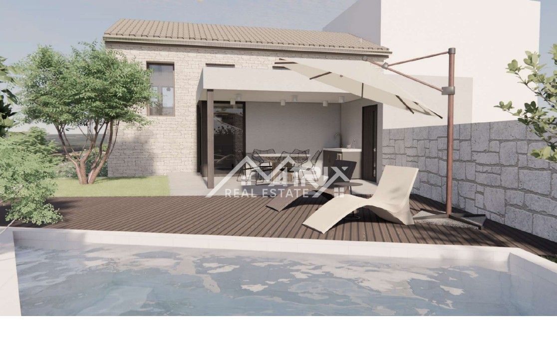 Buj okolica– kamnita hiša s panoramskim razgledom, gradbenim dovoljenjem in projektom za prenovo