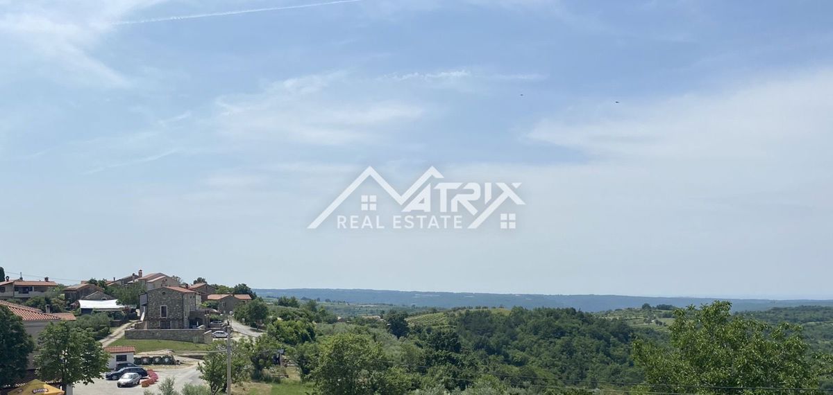 Buj okolica– kamnita hiša s panoramskim razgledom, gradbenim dovoljenjem in projektom za prenovo