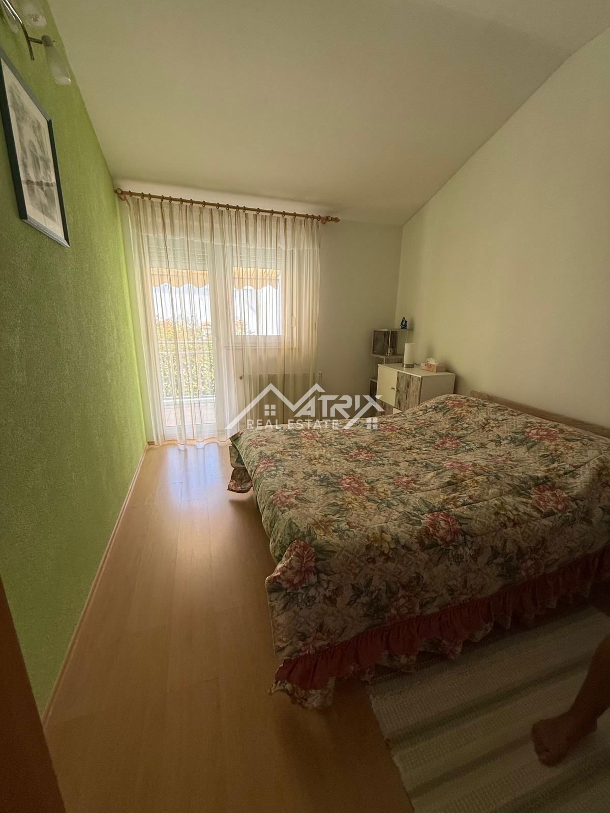 Poreč okolica, lepa dvojček hiša blizu mesta