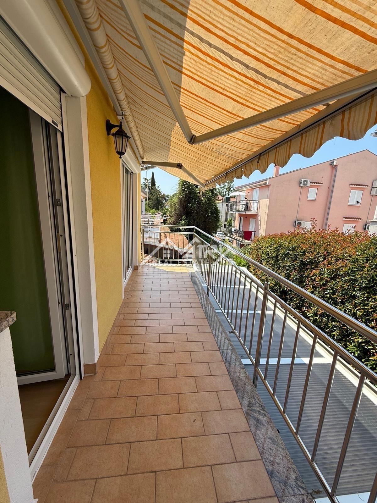 Poreč okolica, lepa dvojček hiša blizu mesta