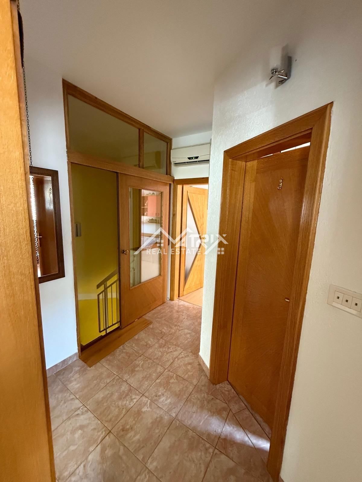 Poreč okolica, lepa dvojček hiša blizu mesta