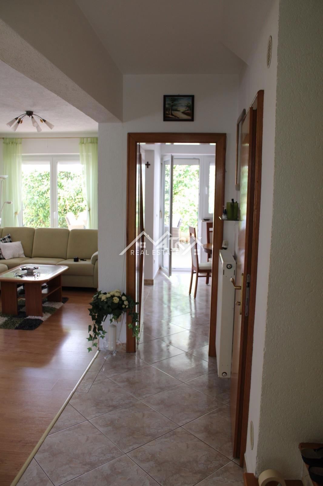 Poreč okolica, lepa dvojček hiša blizu mesta