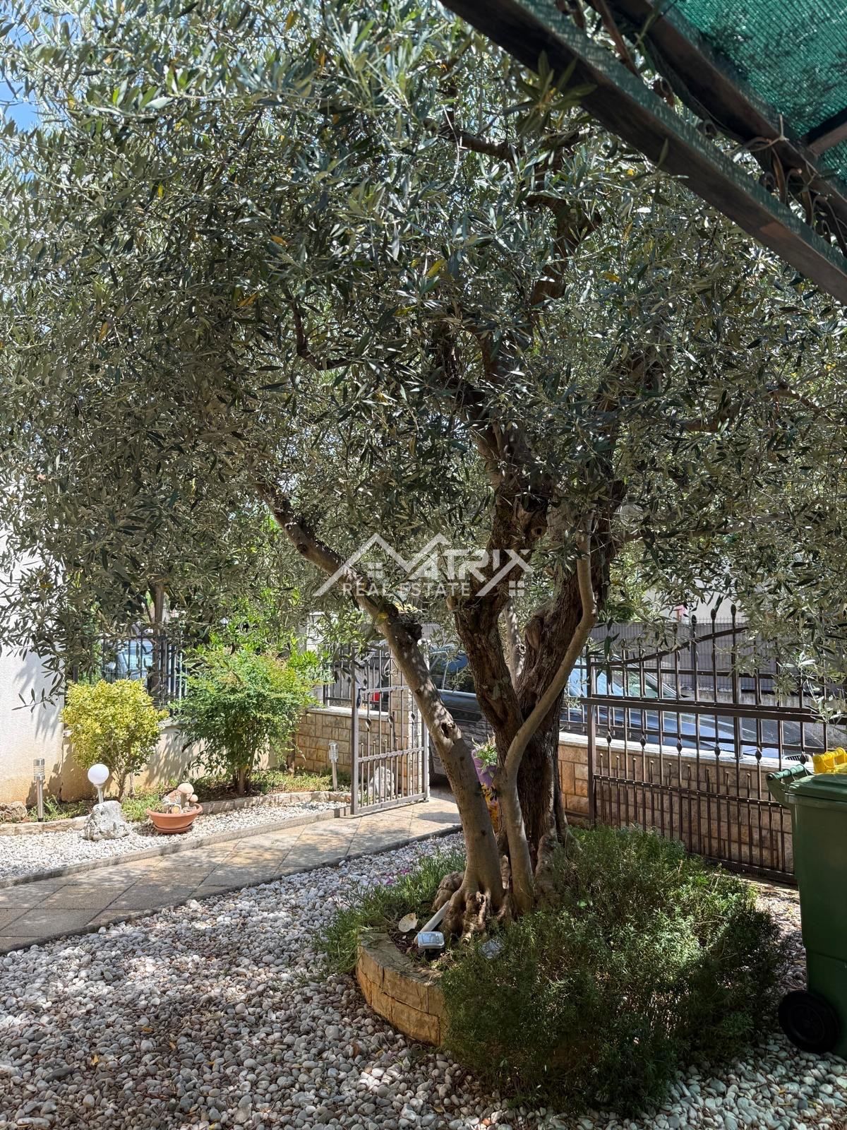 Poreč okolica, lepa dvojček hiša blizu mesta