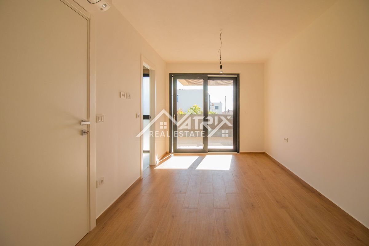 Novigrad, Stanovanje v pritličju s pogledom na morje, Novo!