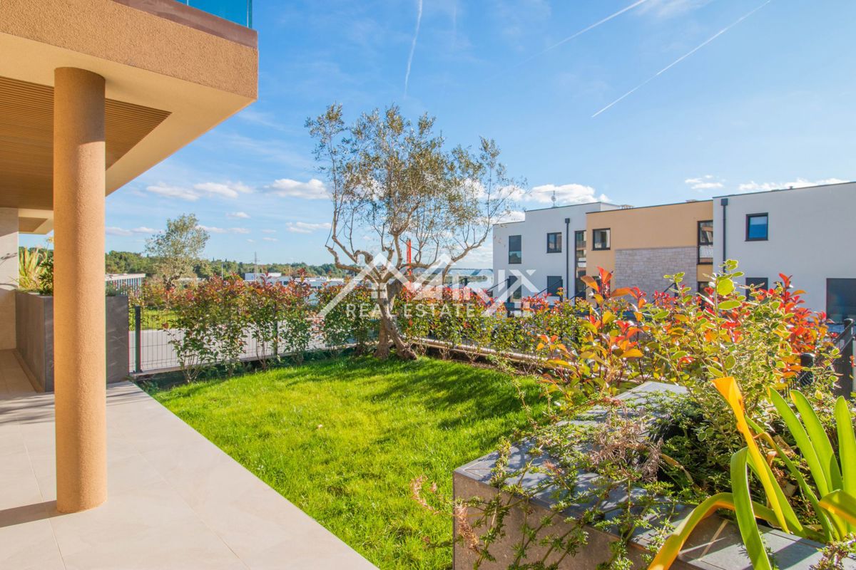 Novigrad, Stanovanje v pritličju s pogledom na morje, Novo!