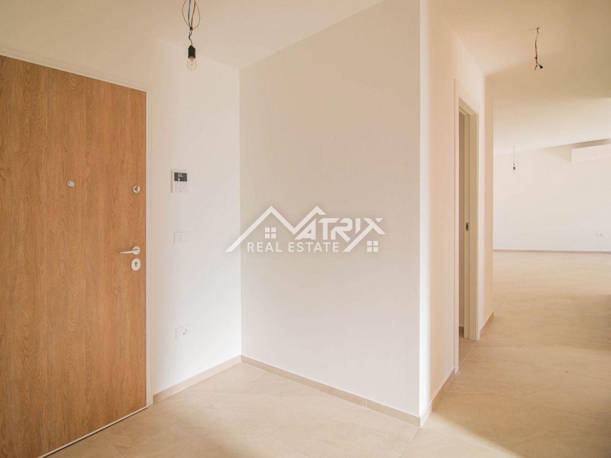 Novigrad, Stanovanje v pritličju s pogledom na morje, Novo!