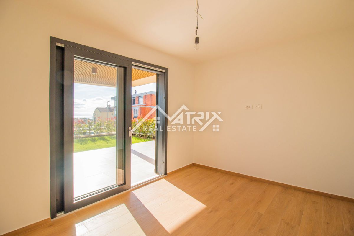 Novigrad, Stanovanje v pritličju s pogledom na morje, Novo!