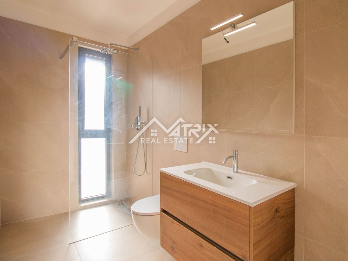 Novigrad, Stanovanje v pritličju s pogledom na morje, Novo!