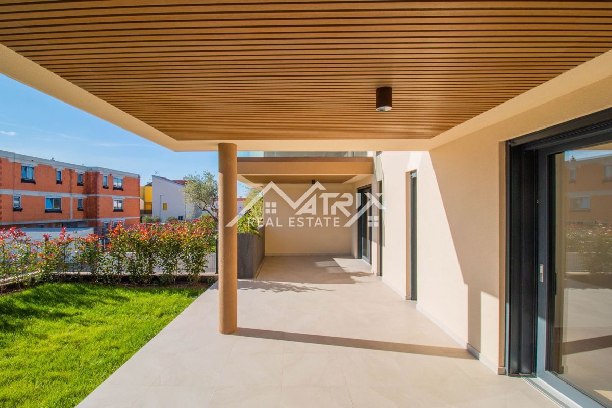 Novigrad, Stanovanje v pritličju s pogledom na morje, Novo!