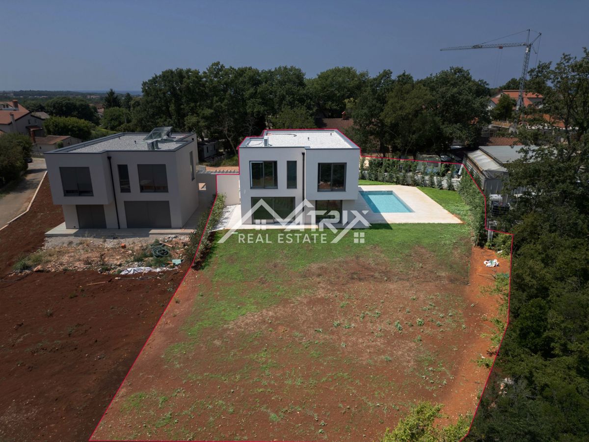 Poreč, moderna vila z bazenom, 2 km od morja in centra