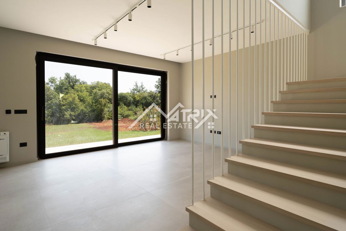 Poreč, moderna vila z bazenom, 2 km od morja in centra