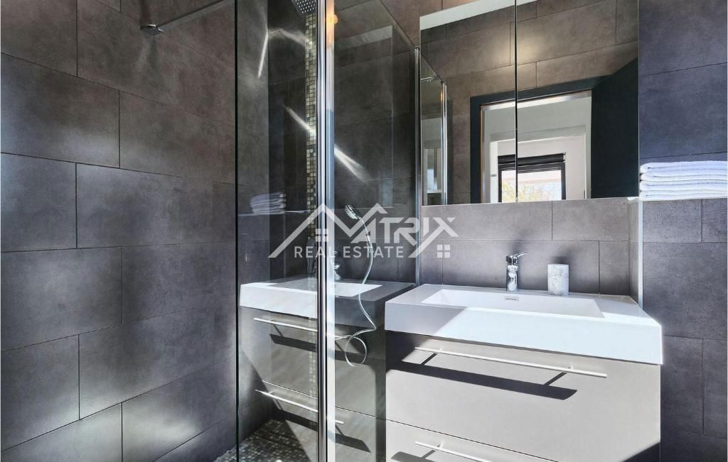 Vodnjan okolica, prizemnica s bazenom na odličnoj lokaciji!