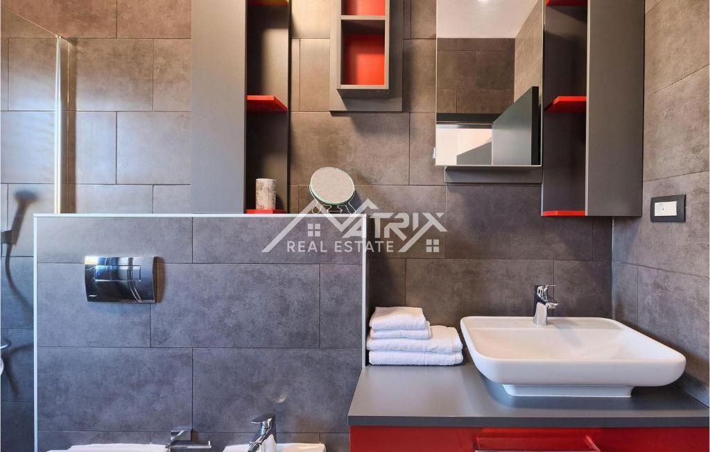 Vodnjan okolica, prizemnica s bazenom na odličnoj lokaciji!