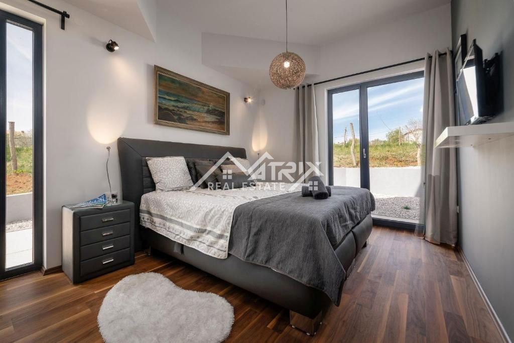 Okolica Poreča, moderna vila s 6 spalnicami